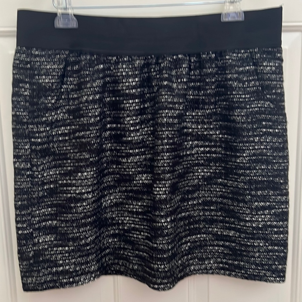 Outback Red Women’s skirt with black elastic waist.